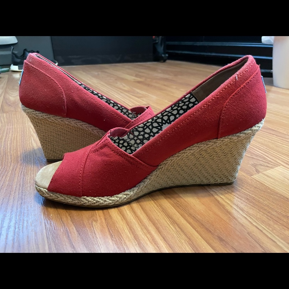 Toms Wedge, Red Canvas, size 11